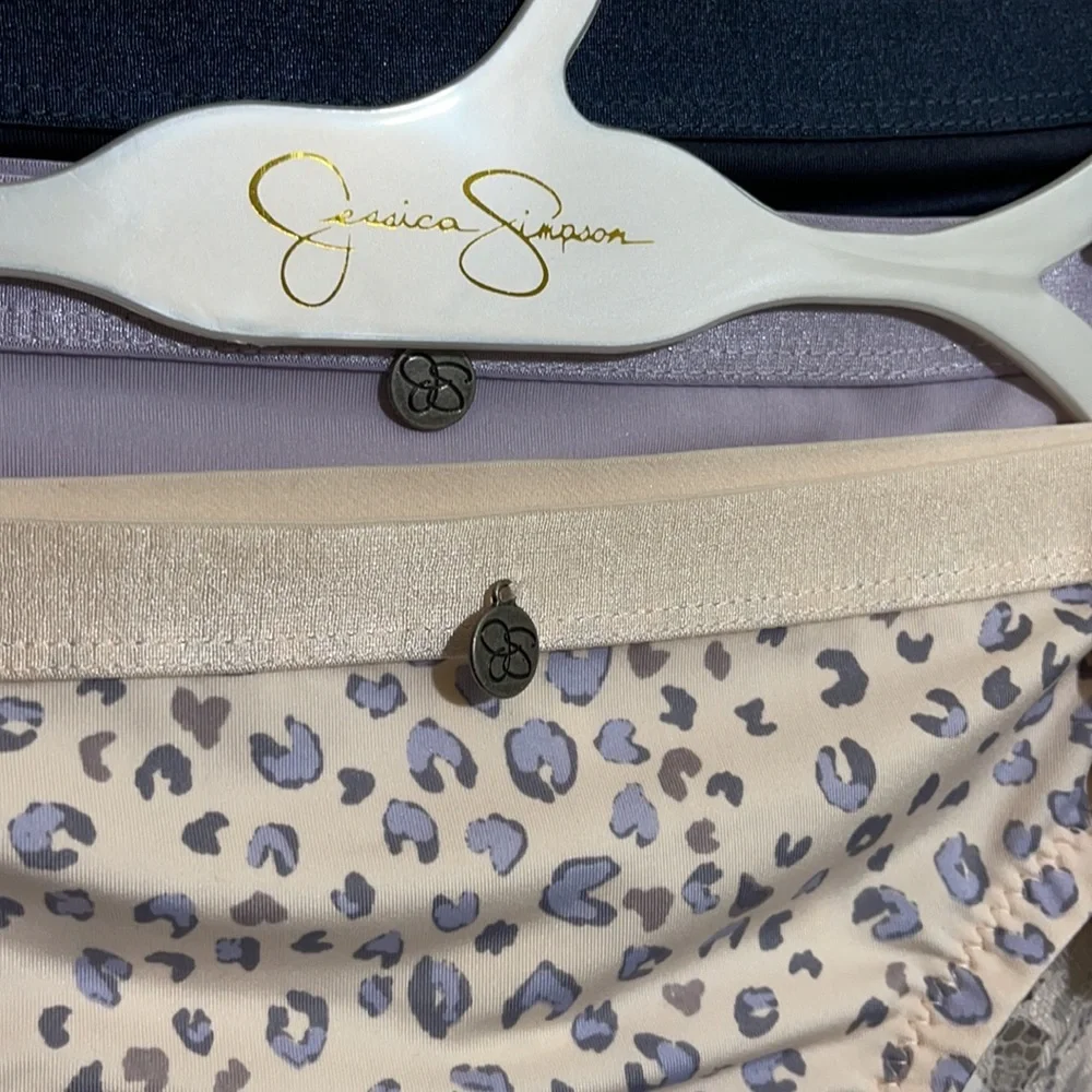 Jessica Simpson flirty hipster